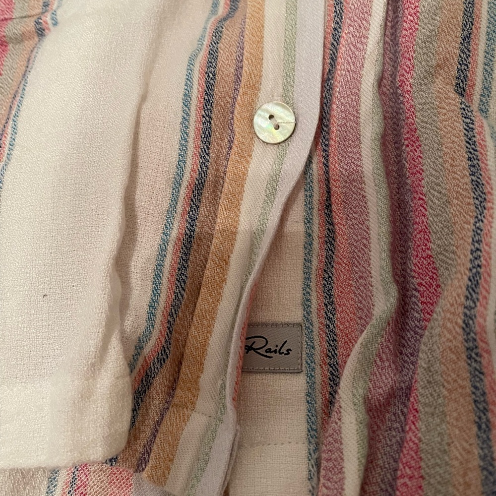 Women’s Rails Button Down - Picture 2 of 6